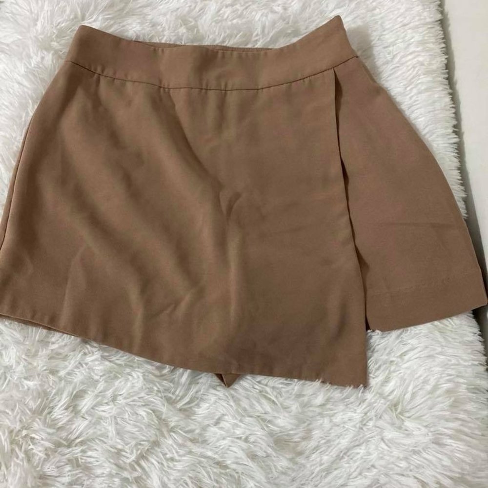 SOLD Forever 21 Contemporary Khaki Skort